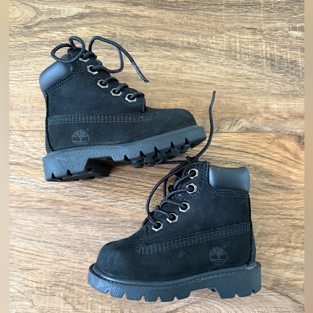 TIMBERLAND Premium Kids Black Nubuck Suede Leather Lace-Up Boots Size 4 EUC